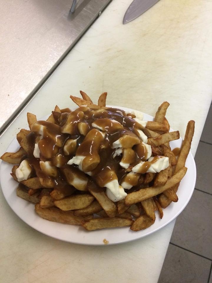 Poutine_Pizzéria_Parc
